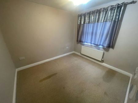 Town house to rent on - Photo 3