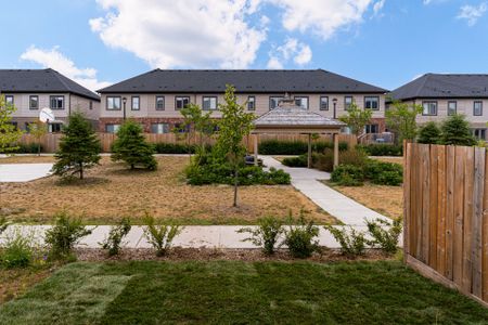 For Lease - 19 Cygnus Crescent, Barrie, Ontario - Photo 2