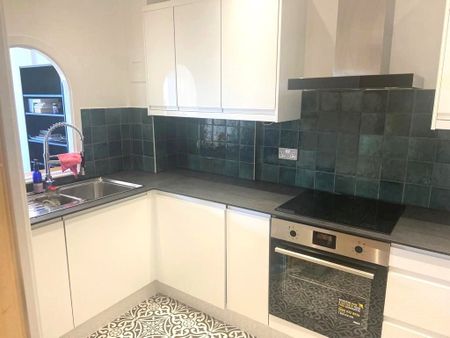 2 Bed Flat, Rivers House, TW8 - Photo 5
