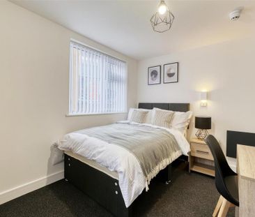 1 bedroom in a house share to rent - Photo 4