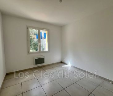 Location villa 4 chambres 111 m² Le Revest-les-Eaux - Photo 3