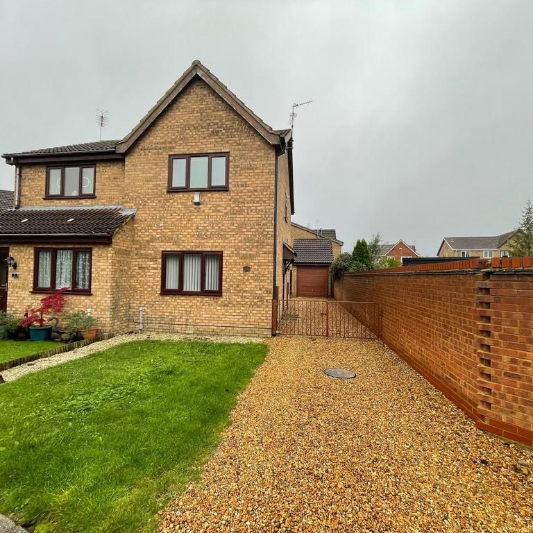 2 bedroom semi-detached house to rent - Photo 1