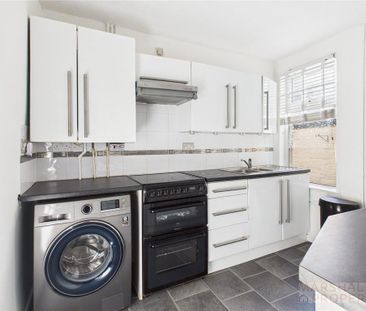 3 bedroom terraced house to rent - Photo 6