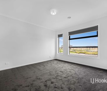 25 Winfred Drive, Mambourin VIC, Belconnen - Photo 5