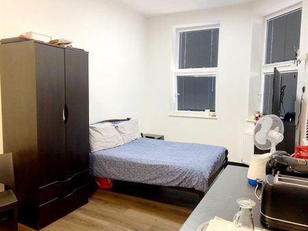 House share to rent - Photo 2