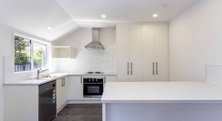 Newly renovated 7 bedroom student accommodation! - Photo 4