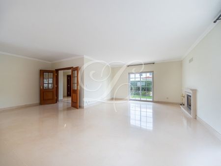 Moradia T5+1 em Lisboa - Photo 2