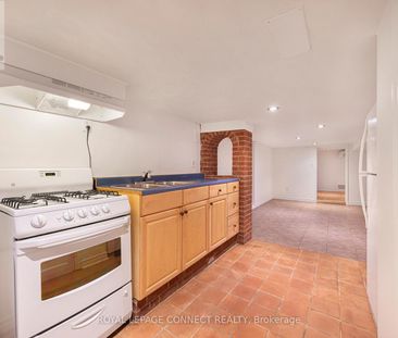 #Bsmt - 389 Ashdale Avenue – Toronto E01, Ontario - Photo 4