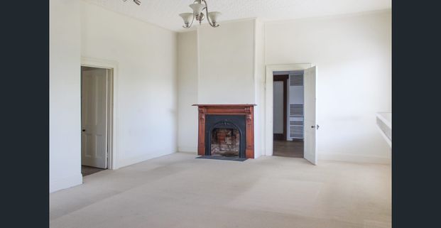 BEAUTIFUL COTTAGE IN GREAT LOCATION - Photo 1