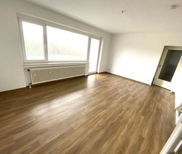 Ab sofort frei: Helle 3-Zimmer-Wohnung mit modernem Bad und Balkon ... - Photo 1