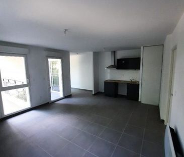 T2 AVEC LOGGIA ET PARKING - Photo 5