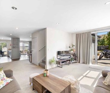 3 Bedroom, 2 Bathroom Townhouse in Lake Hayes Estate - Photo 3