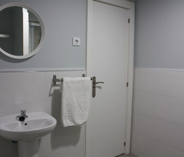 Charming room in the centre of Madrid - Photo 2