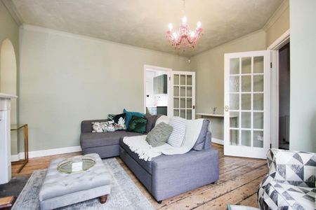 3 bedroom semi-detached house to rent - Photo 3