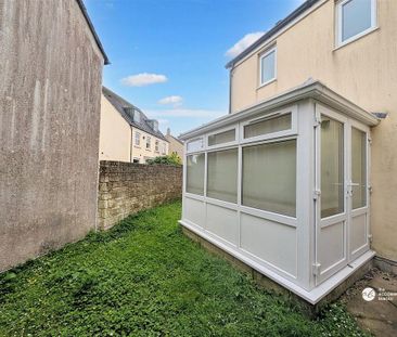 4 bedroom detached house to rent - Photo 2