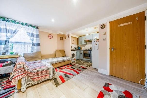 1 Bed Flat, Portland Road, SE25 - Photo 1