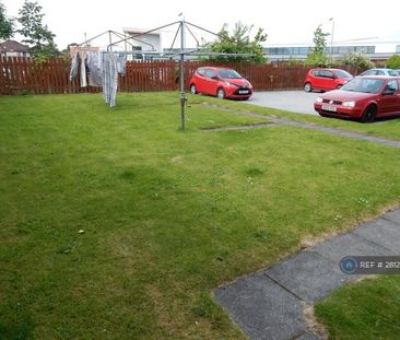 2 bedroom maisonette to rent - Photo 5