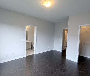 For Lease - 16 Harvey bunker Crescent, Markham, Ontario - Photo 3