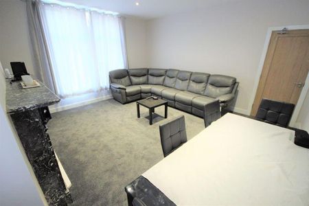 1 bedroom in a house share to rent - Photo 4