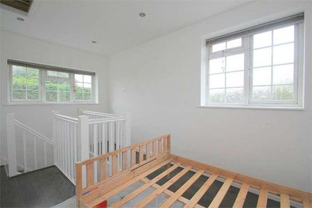 Ditton Road, Datchet, SL3 - Photo 4