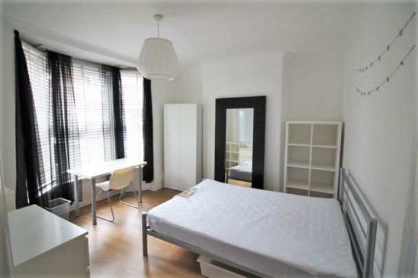 Rosebery Road, Exeter - Photo 1