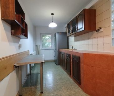 Inchiriere Ap. 3 camere, decomandat, doua bai, Racadau. - Photo 2