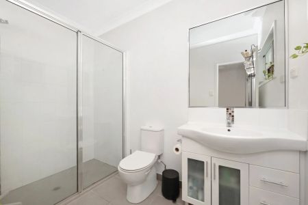 Private Parkside Living in Kalynda Chase - Photo 4