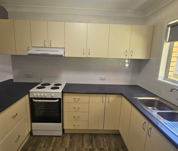 3/4 Alamine Street, Holland Park QLD 4121 - Apartment For Rent | Do... - Photo 4