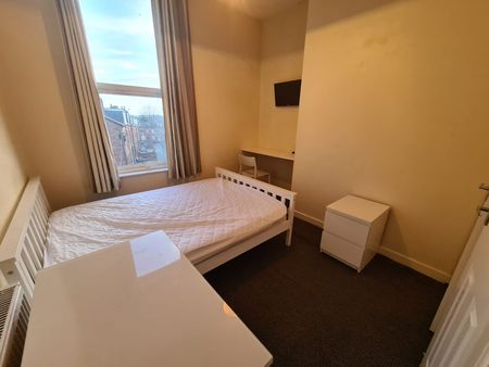 4 Bed - 127 Victoria Road, Hyde Park, Leeds - LS6 1DU - Student - Photo 2