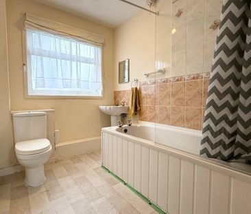 1 bedroom ground floor flat to rent - Photo 1