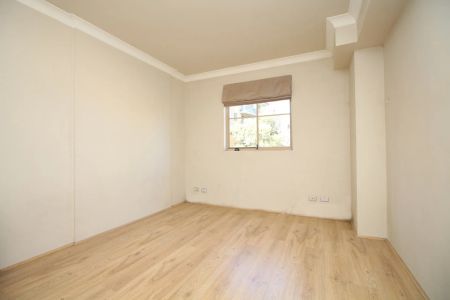 Lifestyle Meets Convenience - Photo 3