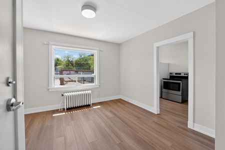 For Lease - 13 Main Street Unit# #2, Grimsby, Ontario - Photo 2