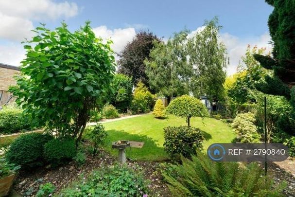 4 bedroom detached house to rent - Photo 1