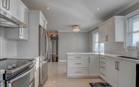 For Lease - 611 Newman Crescent, Whitby, Ontario - Photo 3