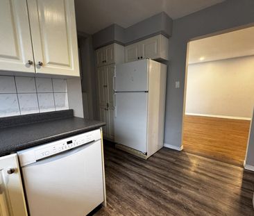 For Lease - 244 Demaine Crescent Unit# Main, Richmond Hill, Ontario - Photo 3