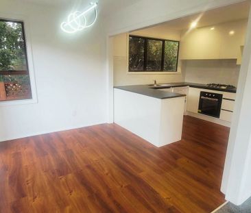 Low Maintenance Living! Sunny, Spacious & Central - Photo 3