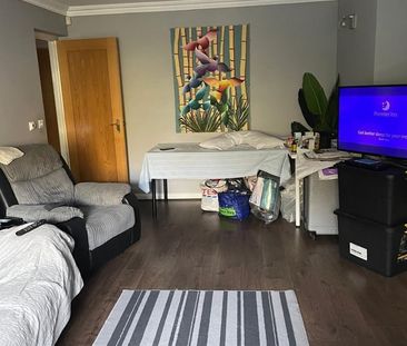 2 Bed Flat, Faygate Court, CR2 - Photo 2