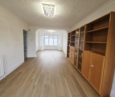 4 bedroom detached house to rent - Photo 3