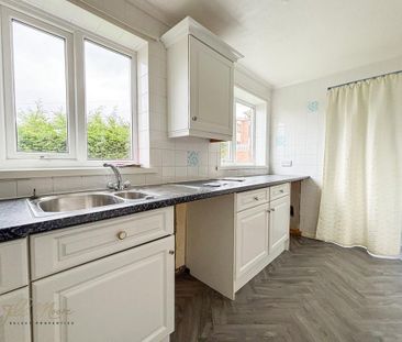 3 bedroom semi-detached house to rent - Photo 6