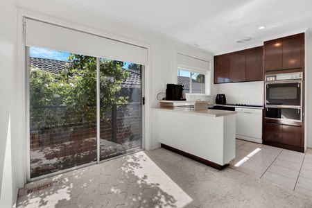 225 Banyule Road, Viewbank VIC 3084 - Photo 2