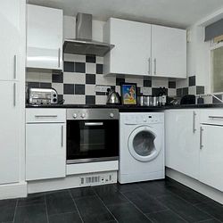 Central Parade, Herne Bay, CT6 5JJ, Kent - Photo 1