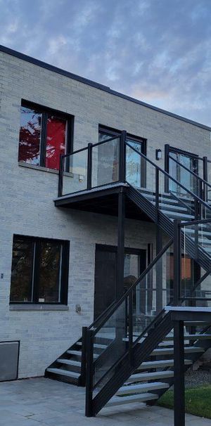 Nouvelle Construction 5 1/2 secteur Tranquille a 10 Mins du Rem - Photo 1