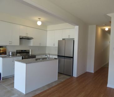 For Lease - 36 Valleybrook Road, Barrie, Ontario - Photo 3