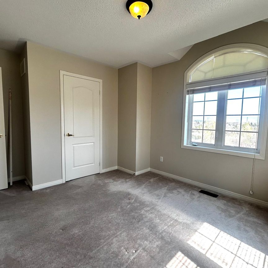 For Lease - 3045 Gladeside Avenue Unit# 1, Oakville, Ontario - Photo 1