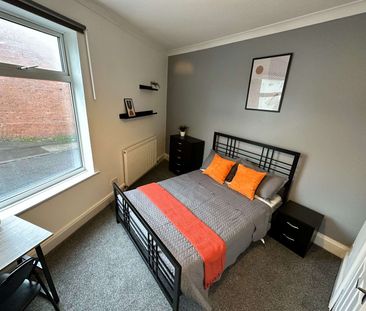 💡 All-Inclusive Double Room | in Rotherham Room 3 - Photo 3