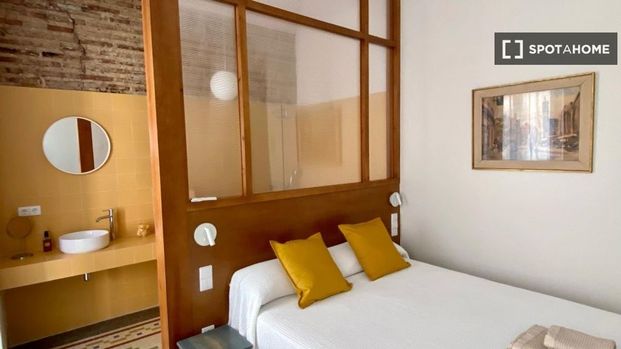 2 bedroom luxury Flat for rent in Valencia - Photo 1