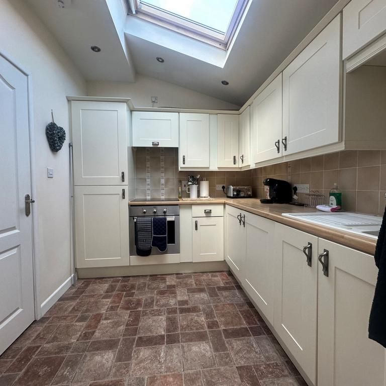 2 bedroom cottage to rent - Photo 1