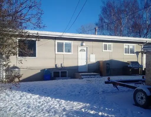 2 Bedroom Basement Suite Close to Downtown | 611 19 Street Northeast, Calgary - Photo 1