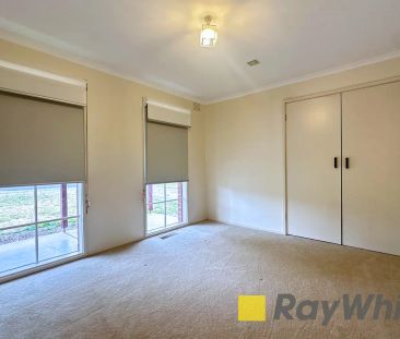 FRESHLY RENOVATED 3 BEDROOM HOME! - Photo 3