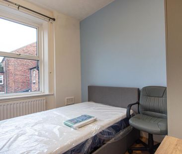 3 bedroom flat to rent - Photo 6